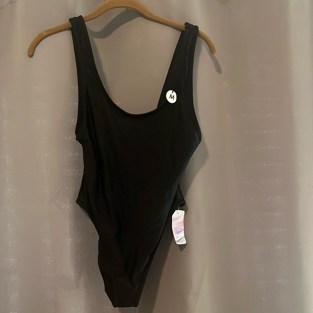 One piece Forever 21 Black Swimsuit Size Medium #10096